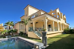 Semi-Detached for sale Puerto Banús (Marbella, Málaga), € 1.500.000,-