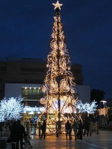 Sparkelinge kerstbomen in Málaga